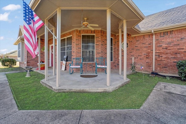 view of patio featuring ceiling fan