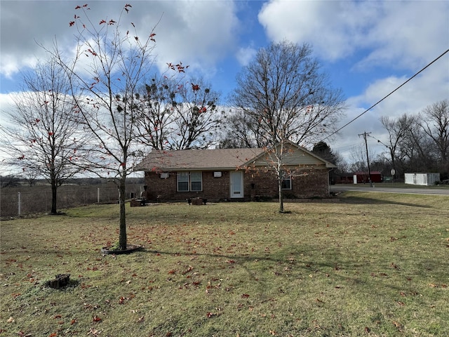 exterior space featuring a front yard