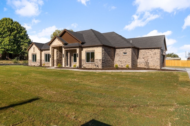 view of front of property with a front yard