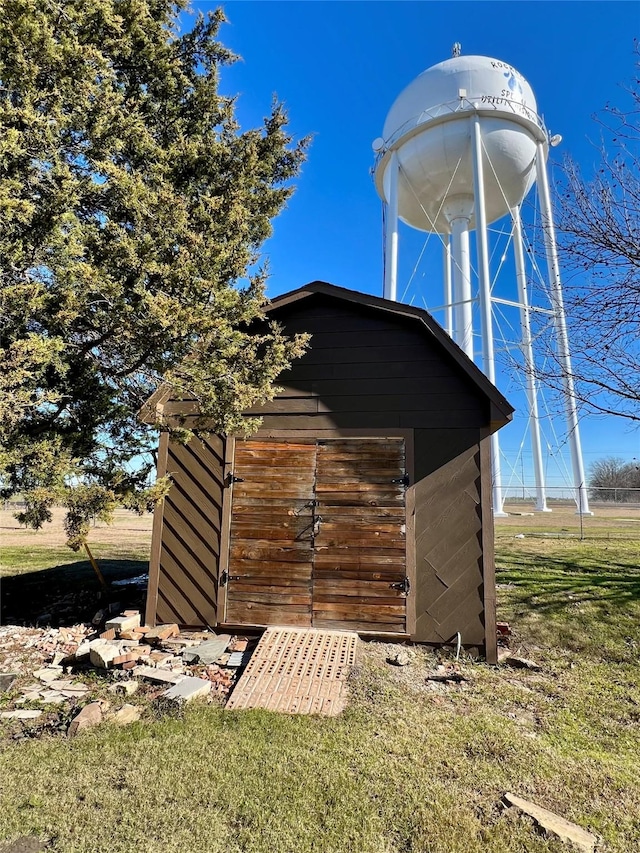 view of outdoor structure