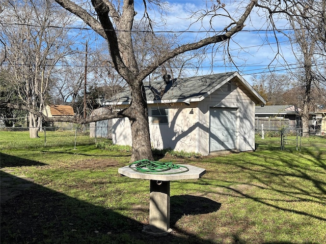 view of yard with a shed