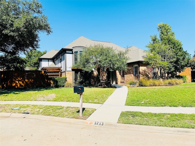 view of front of house featuring a front yard