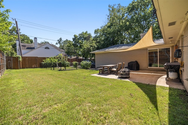 view of yard with a patio