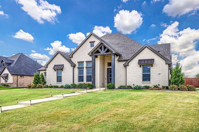 view of front of property with a front yard