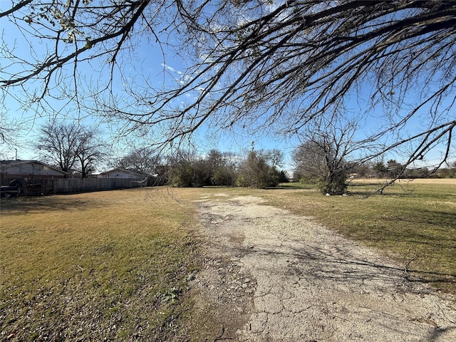 Listing photo 2 for 1445 Park Circle Dr, Lancaster TX 75134