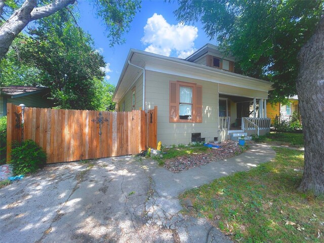 view of front of property with covered porch