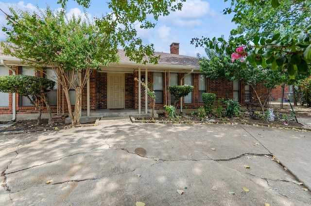 view of front of property