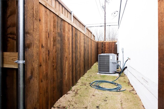 view of yard with cooling unit