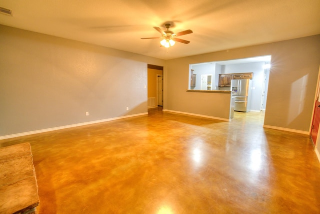 empty room with ceiling fan