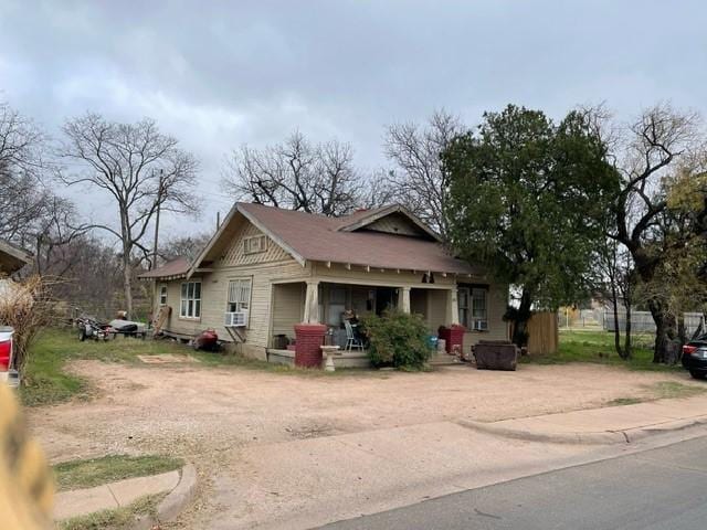 view of front of house featuring covered porch