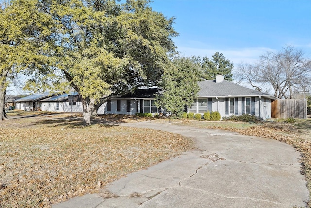 view of front of house with a front yard