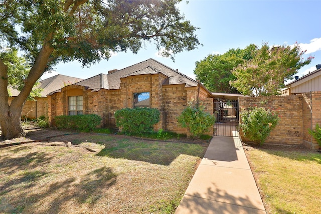 view of front of house with a front yard