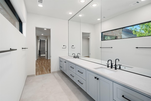 bathroom with vanity