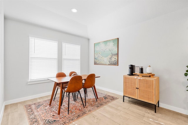 dining area with recessed lighting, light wood-type flooring, and baseboards