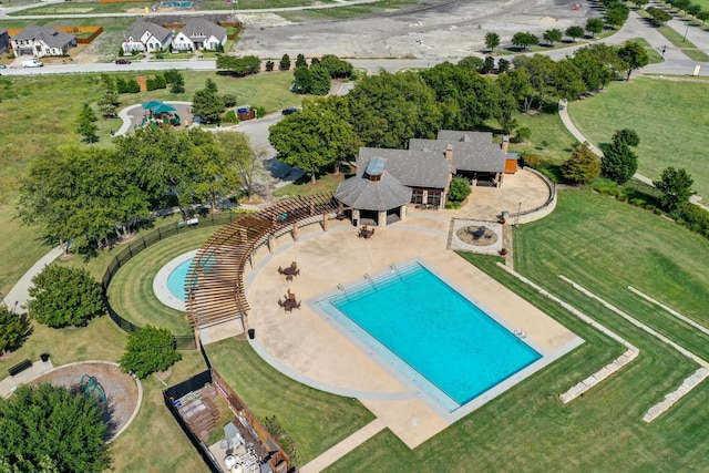 view of swimming pool