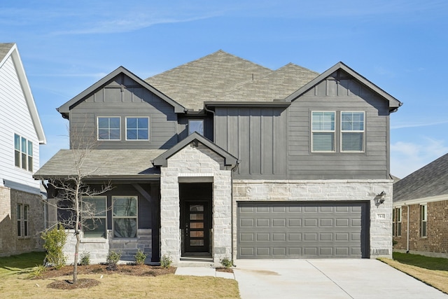 craftsman house with a garage