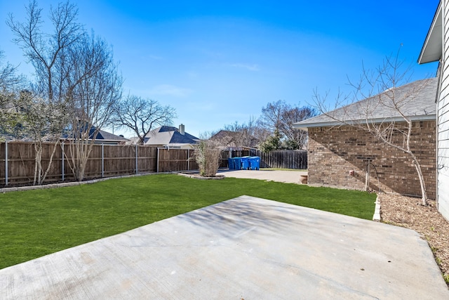 view of yard with a patio area