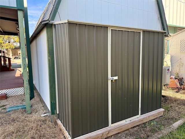 view of outbuilding