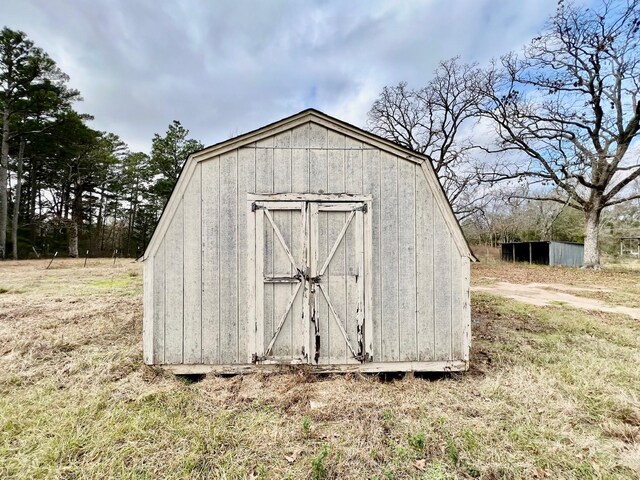 view of outdoor structure