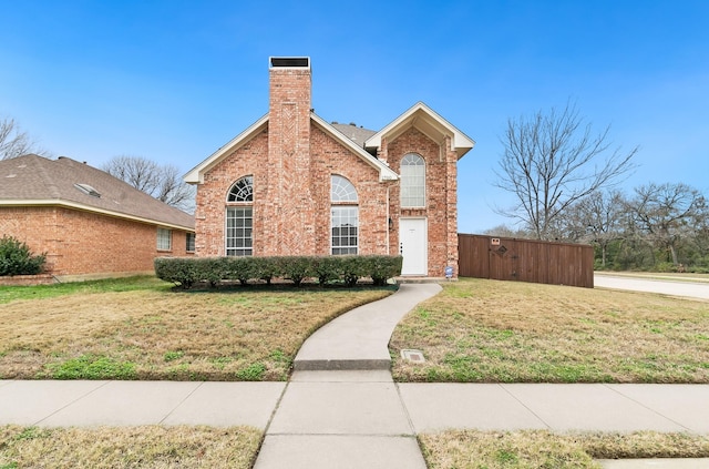 view of front property featuring a front yard