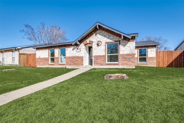 view of front of house with a front yard