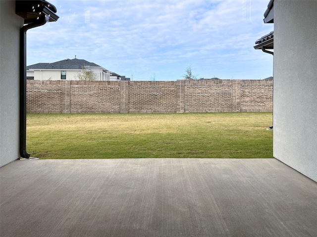 view of yard with a patio area