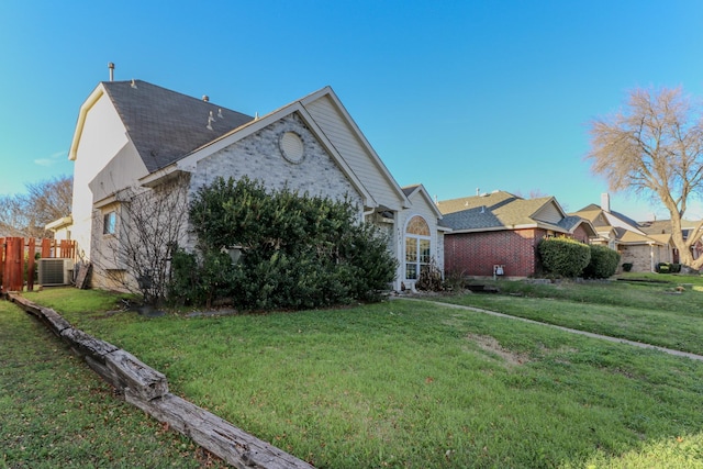 view of front of property with a front lawn