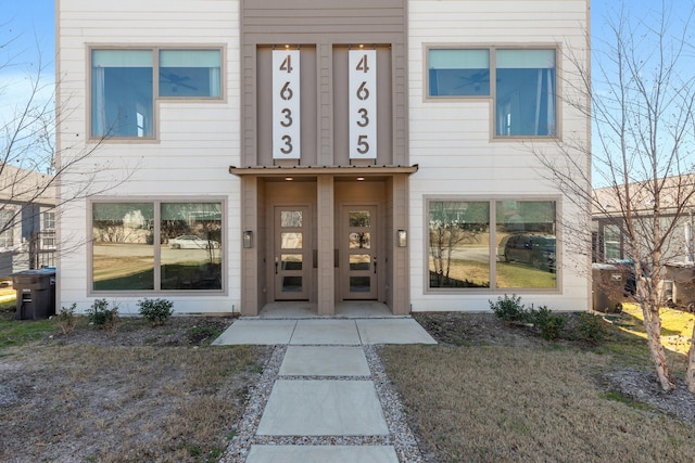 view of property entrance