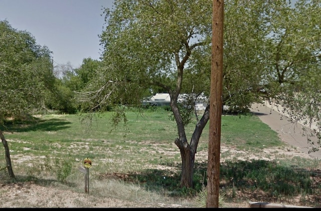 Listing photo 3 for 401 N Florida St, Borger TX 79007