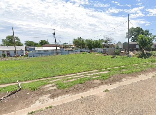 Listing photo 2 for 608 Alabama St, Borger TX 79007