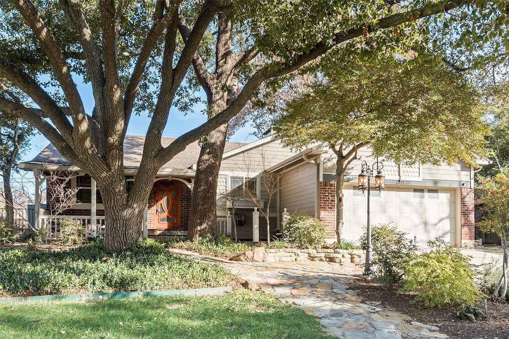 view of front facade with a garage