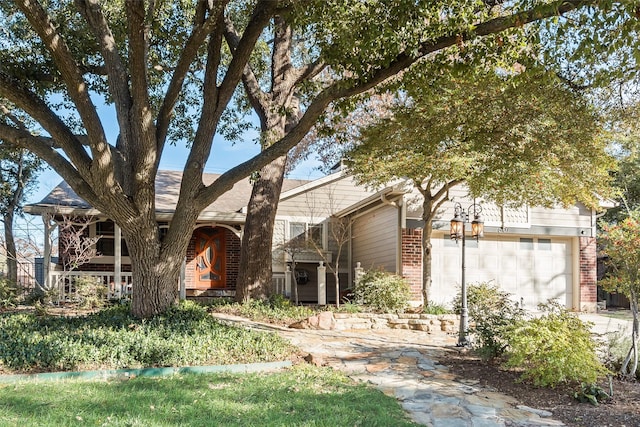 view of front facade with a garage