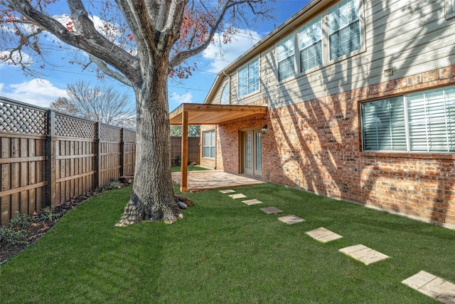 view of yard with a patio