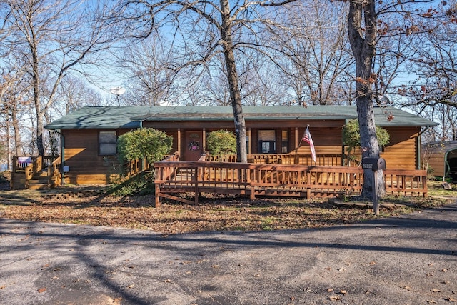 view of front of property