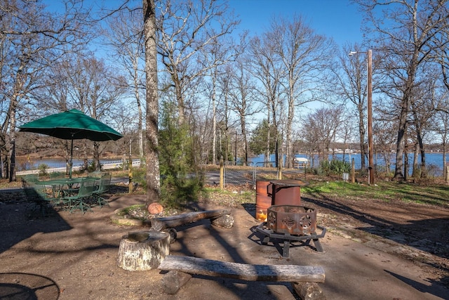 view of yard featuring a water view