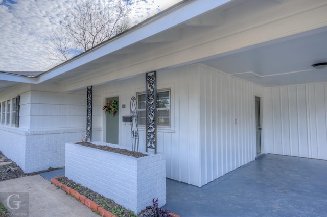 entrance to property with a porch