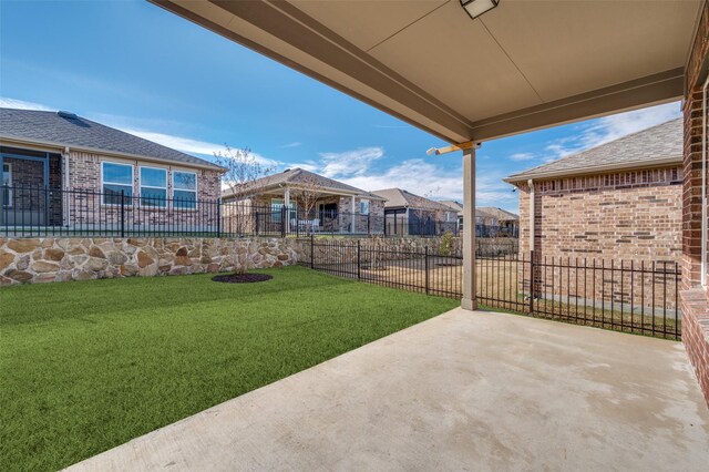 view of yard featuring a patio