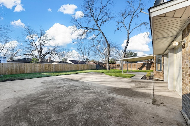 view of yard featuring a patio