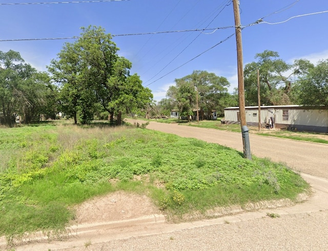 Listing photo 3 for 175 N Austin Ave, Littlefield TX 79339