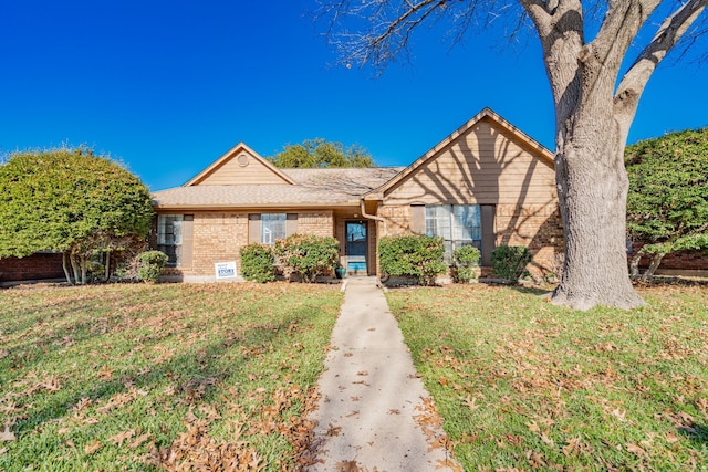 view of front of house with a front yard