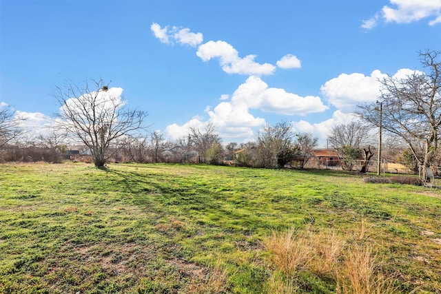 view of yard featuring a rural view