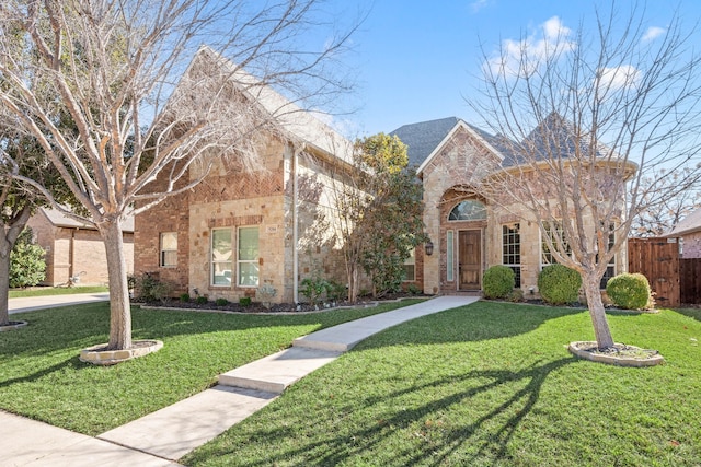 view of front of house featuring a front yard