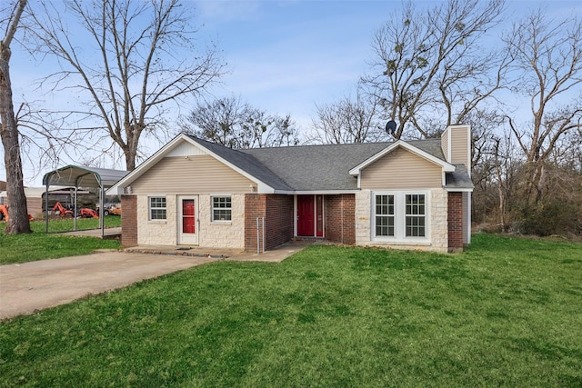 single story home featuring a front yard and a carport