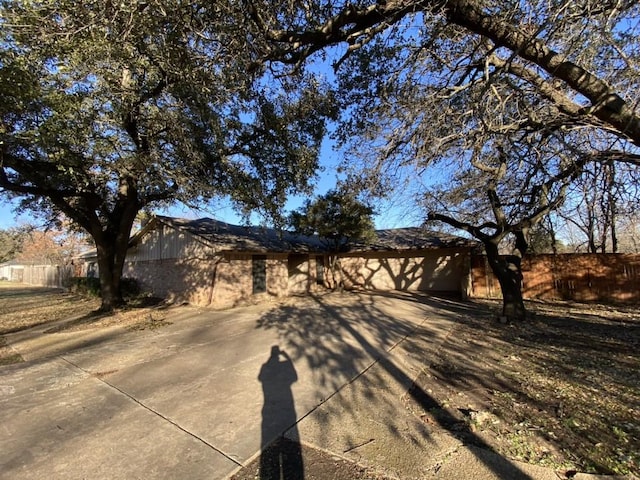 view of front of property