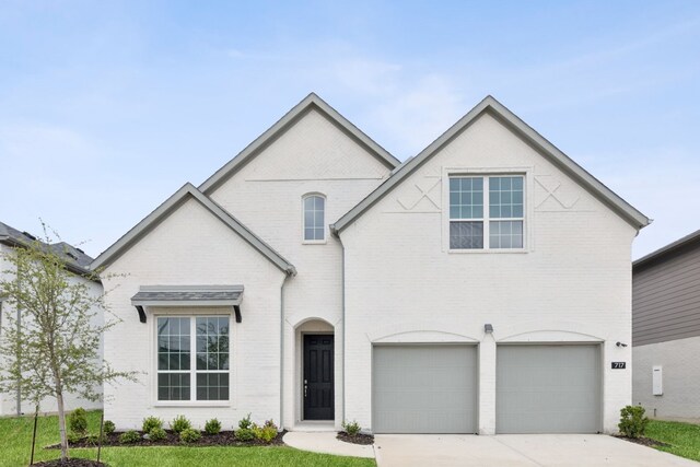 view of front facade featuring a garage