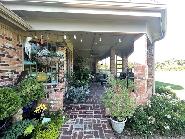 view of patio with a porch and ceiling fan