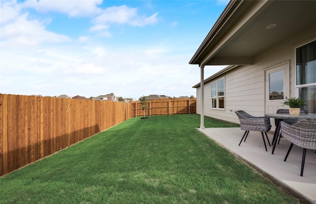 view of yard featuring a patio