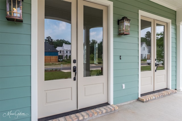 2129 Pecan Square Ave, Shreveport, LA 71106 - entrance to property with french doors and a porch