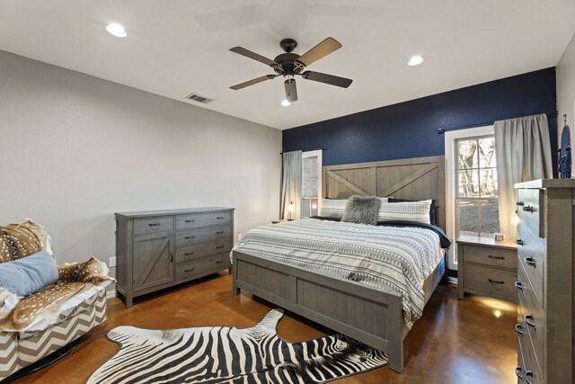 bedroom with ceiling fan