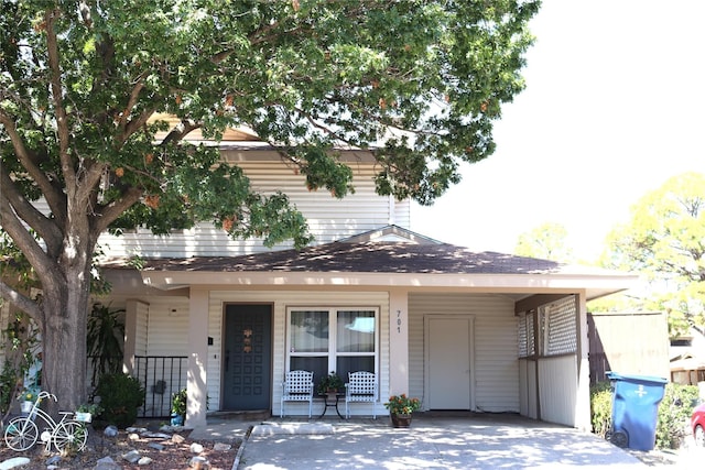 view of front facade with covered porch